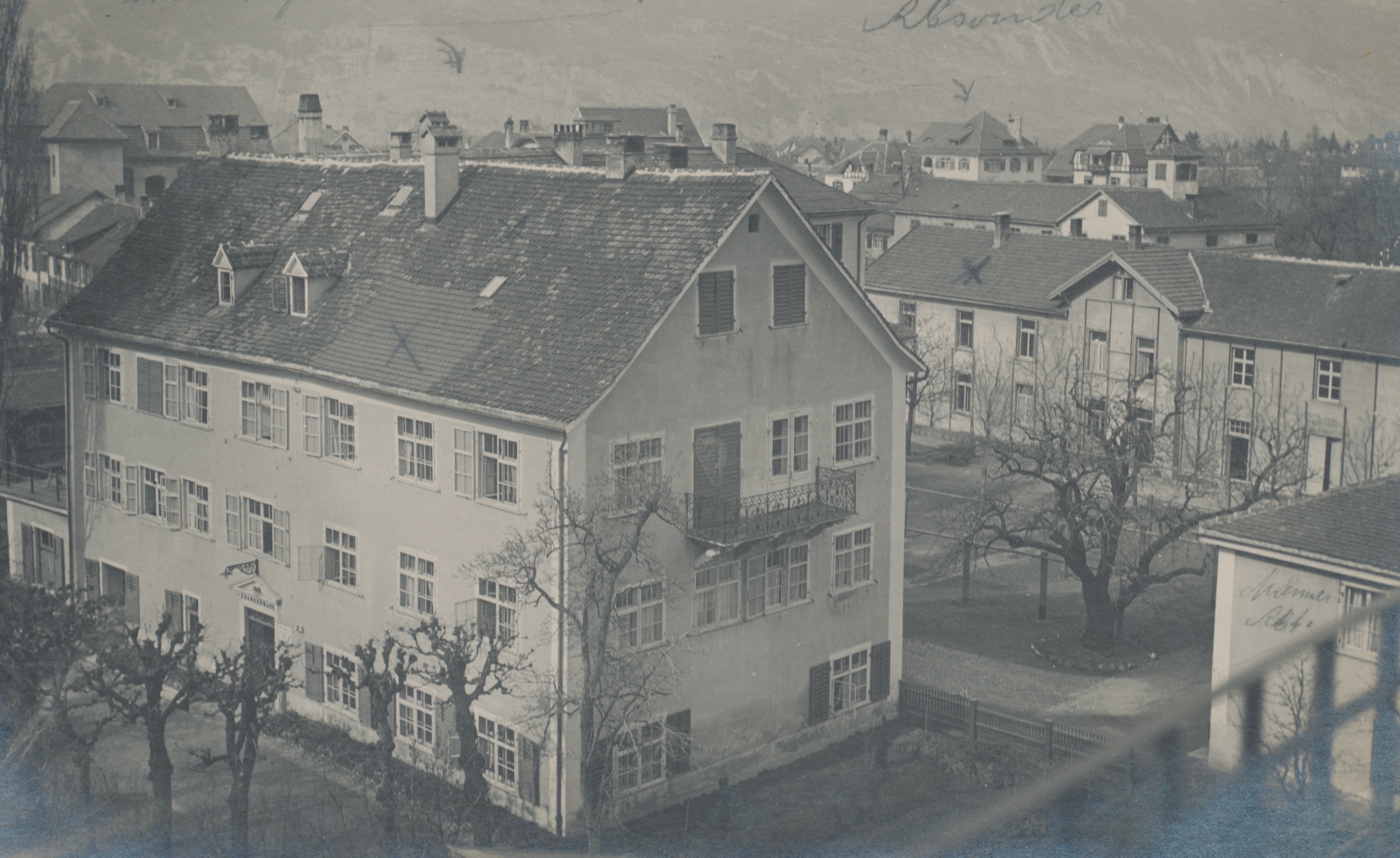 1875-1941: Das Stadtspital zur Biene