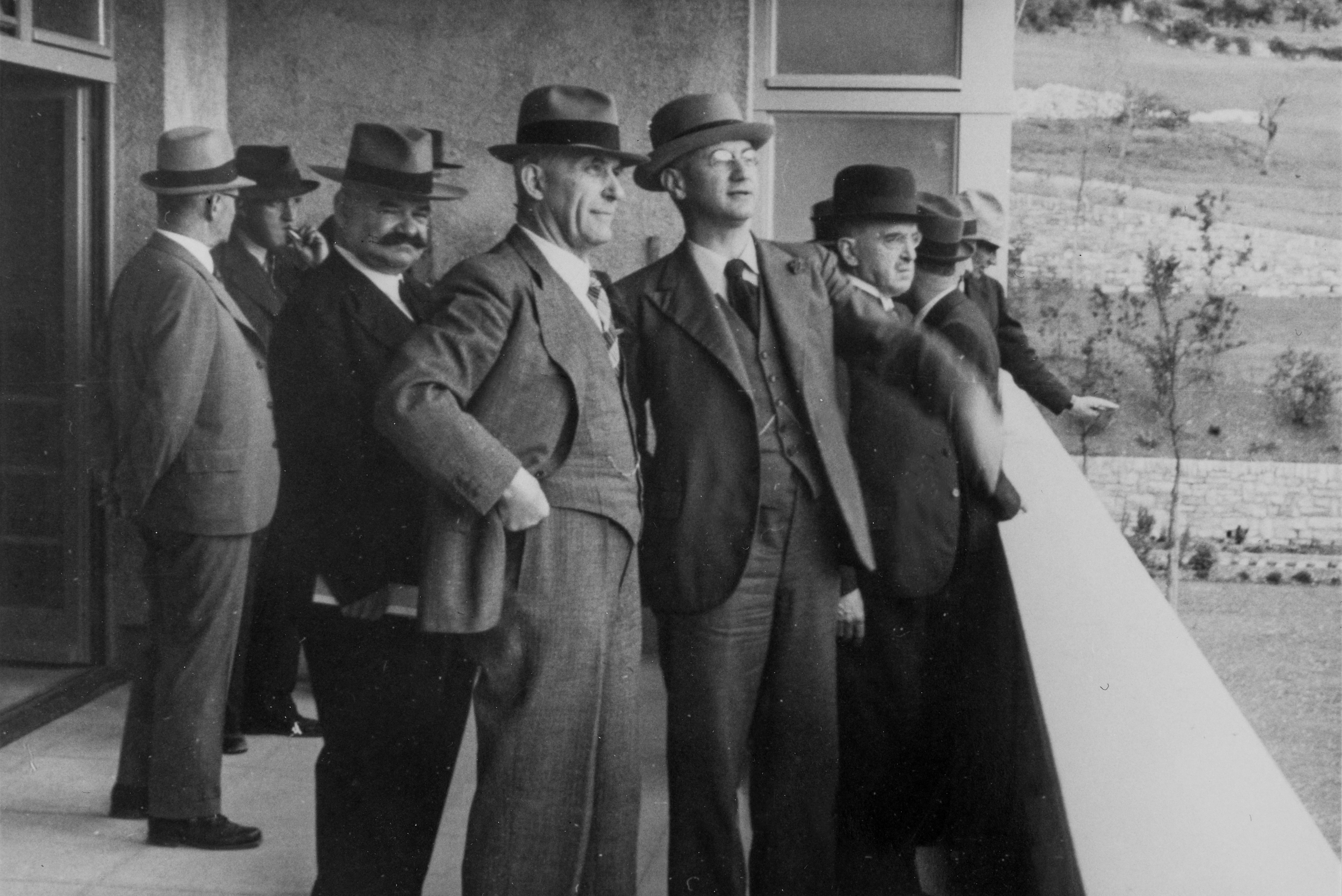 1940: Besuch auf der Baustelle des Kantonsspitals