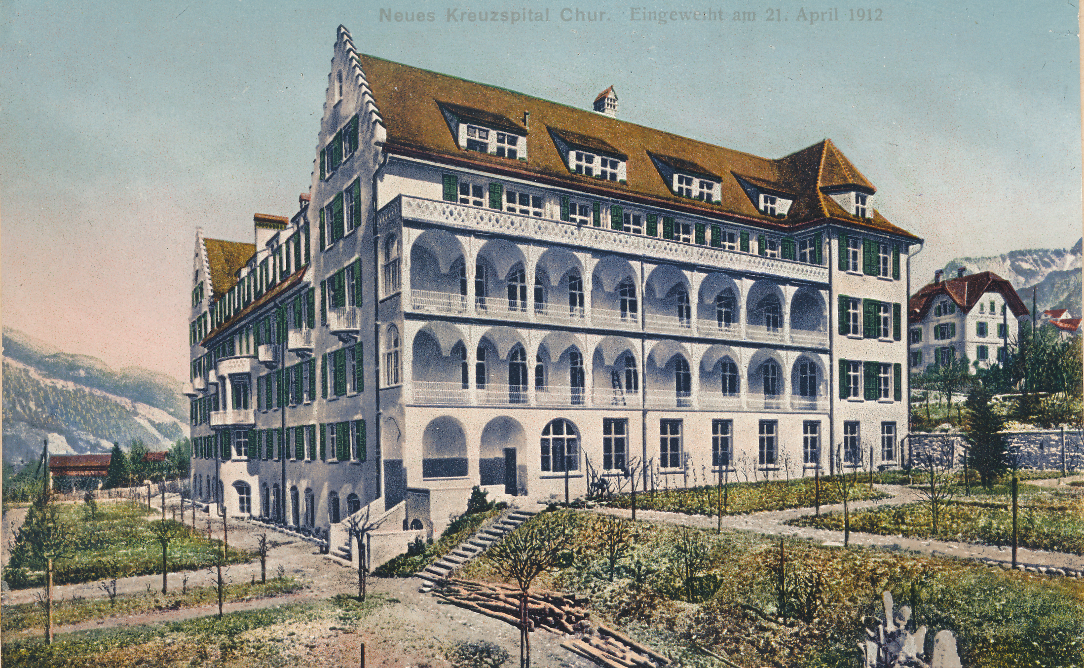 1912: Das Kreuzspital auf einer kolorierten Ansichtskarte