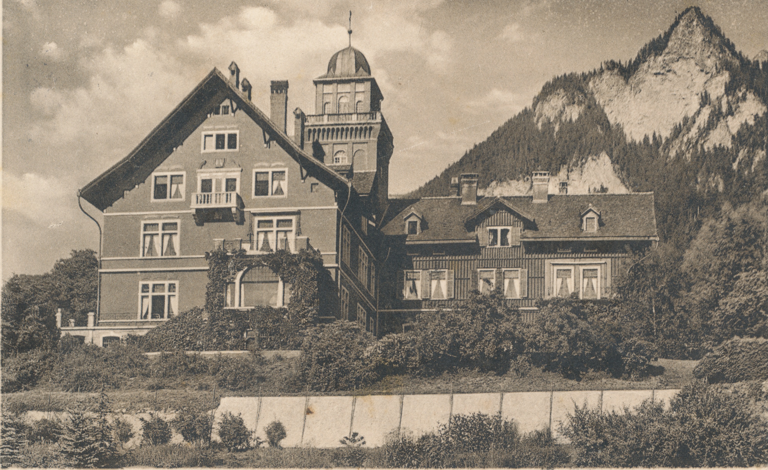 1917: Die Gebäranstalt Villa Fontana