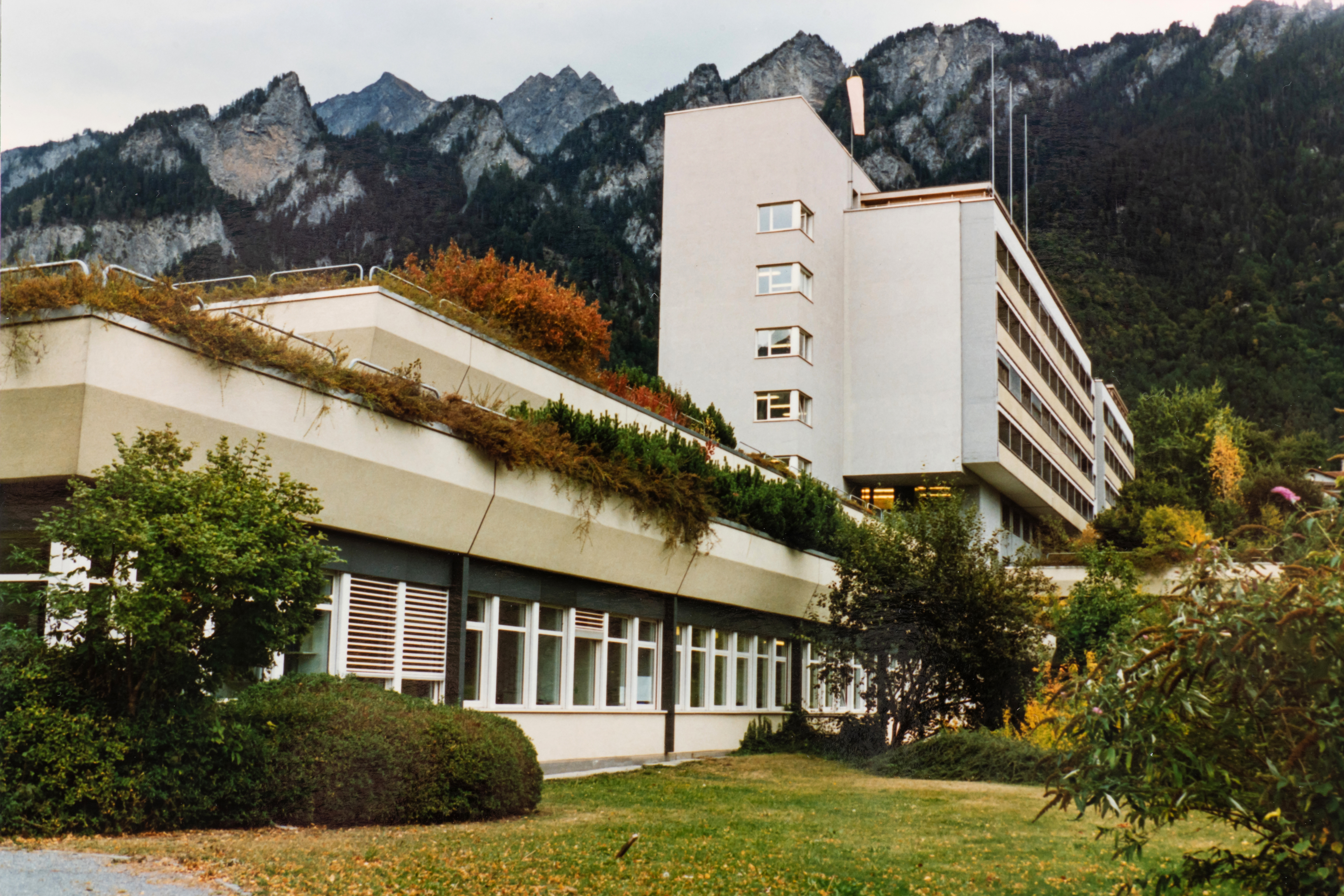 1984: Untersuchungs- und Behandlungstrakt des Kantonsspitals