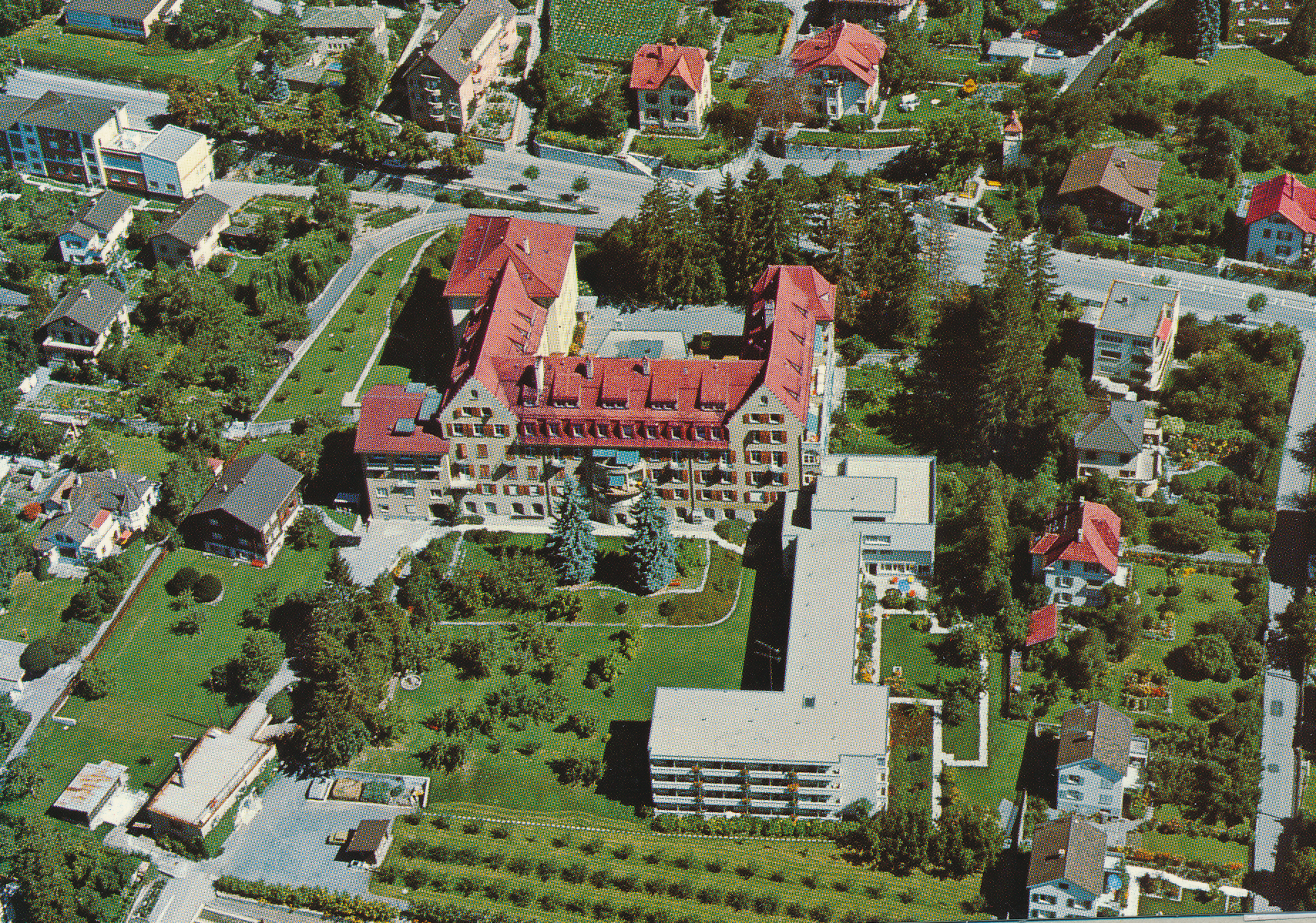 1980: Luftaufnahme des Kreuzspitals