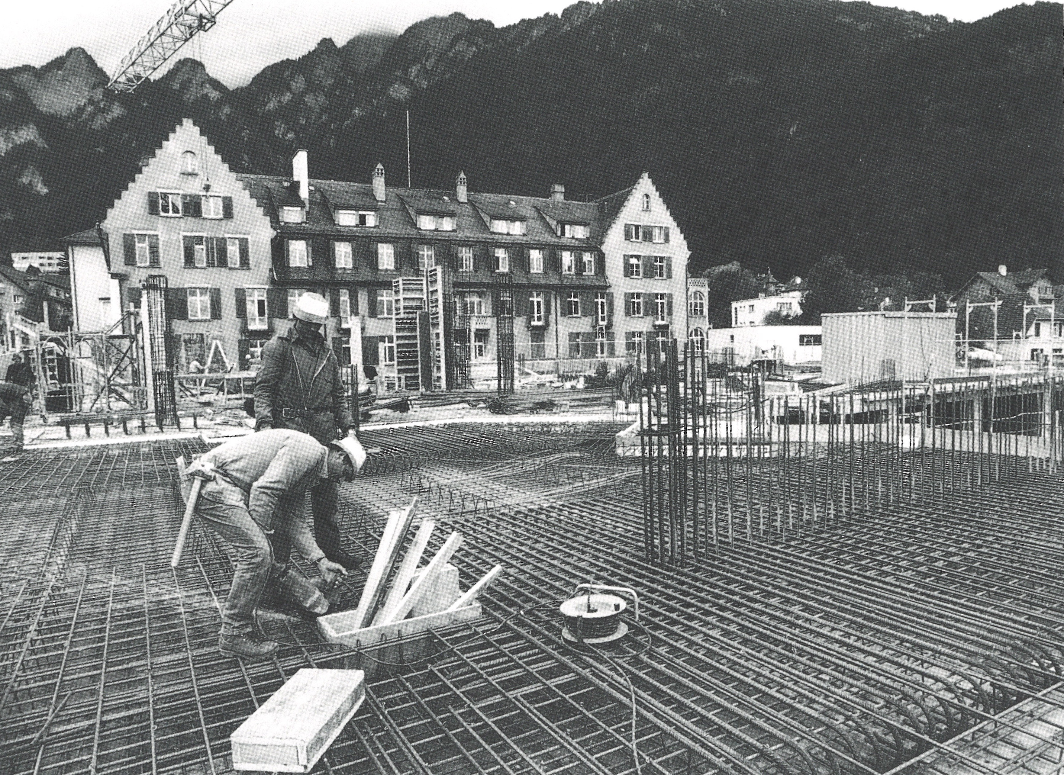 1988: Das neue Kreuzspital im Bau