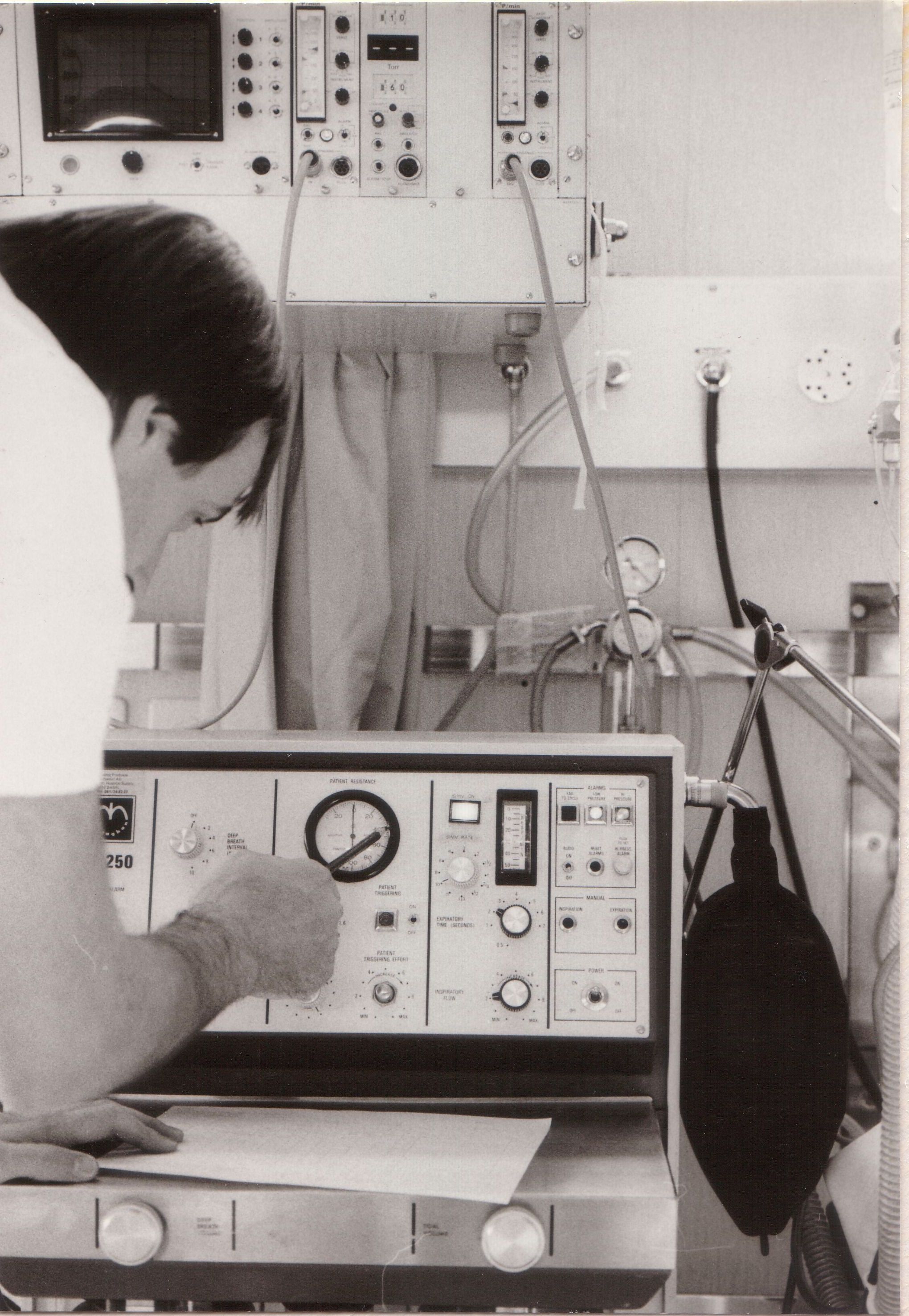 1980: Beatmung mit mechanischen Geräten