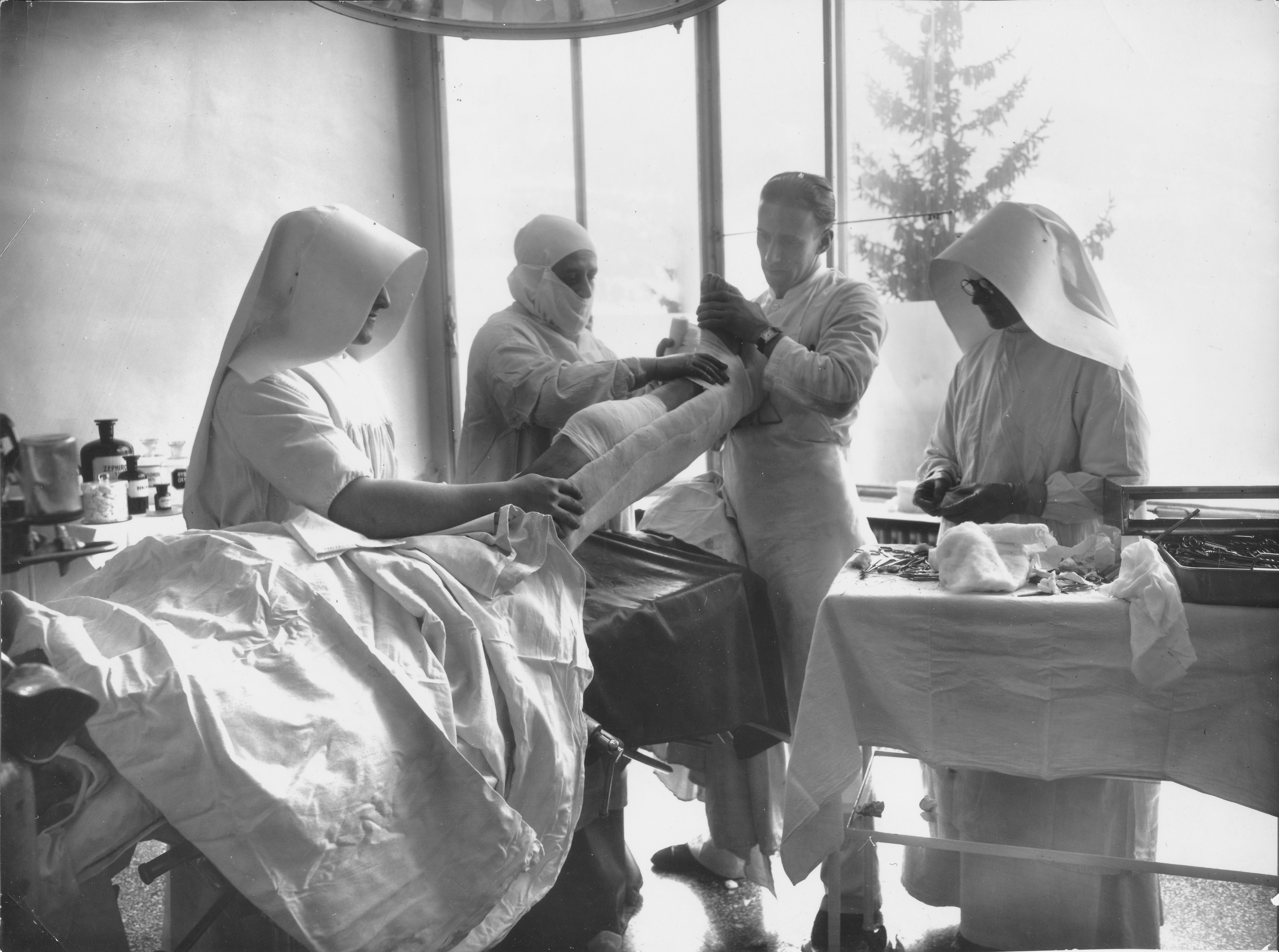 1919: Operationssaal Kreuzspital 1920er-Jahre