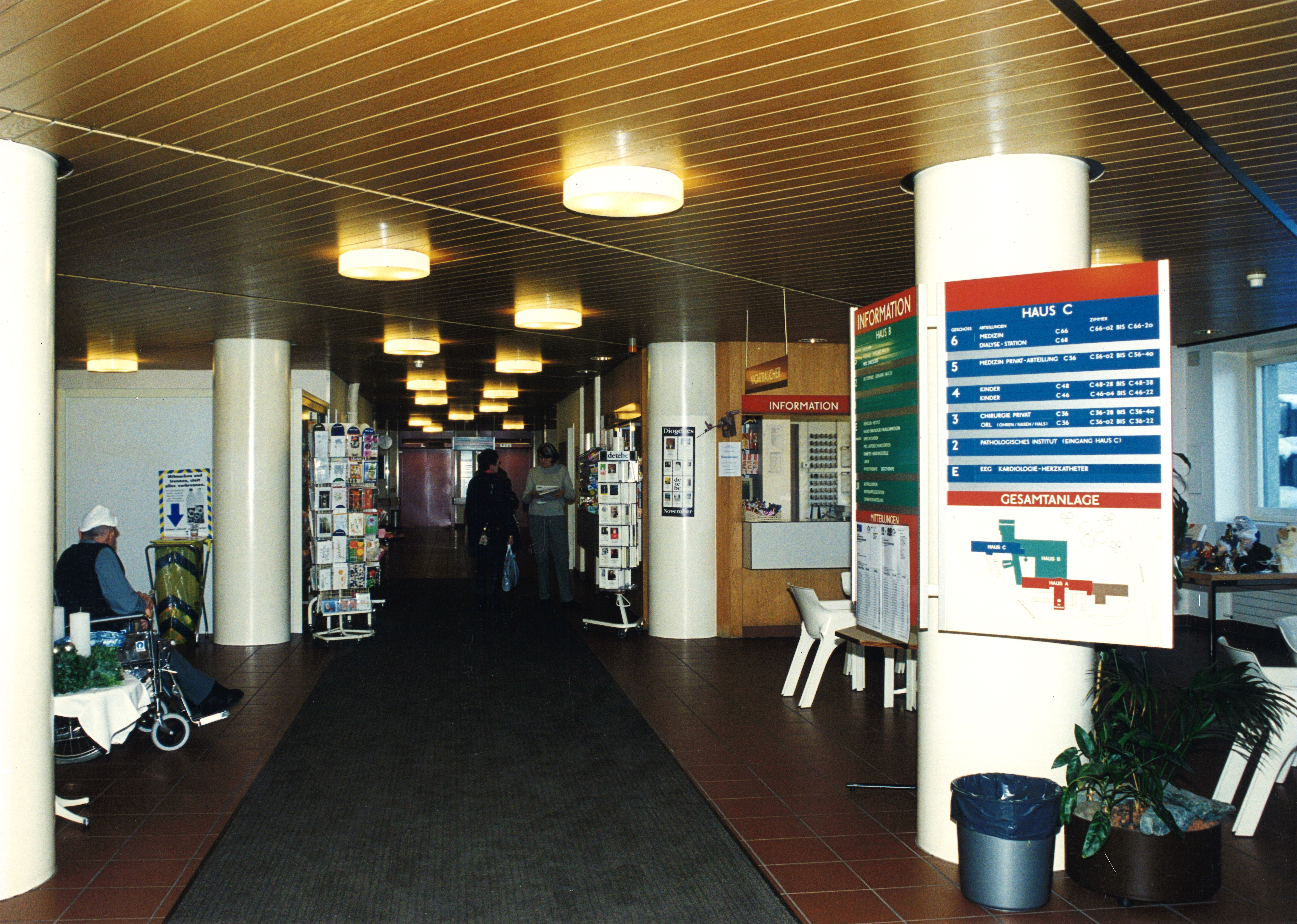 1999: Eingangsbereich Kantonsspital bis 1999
