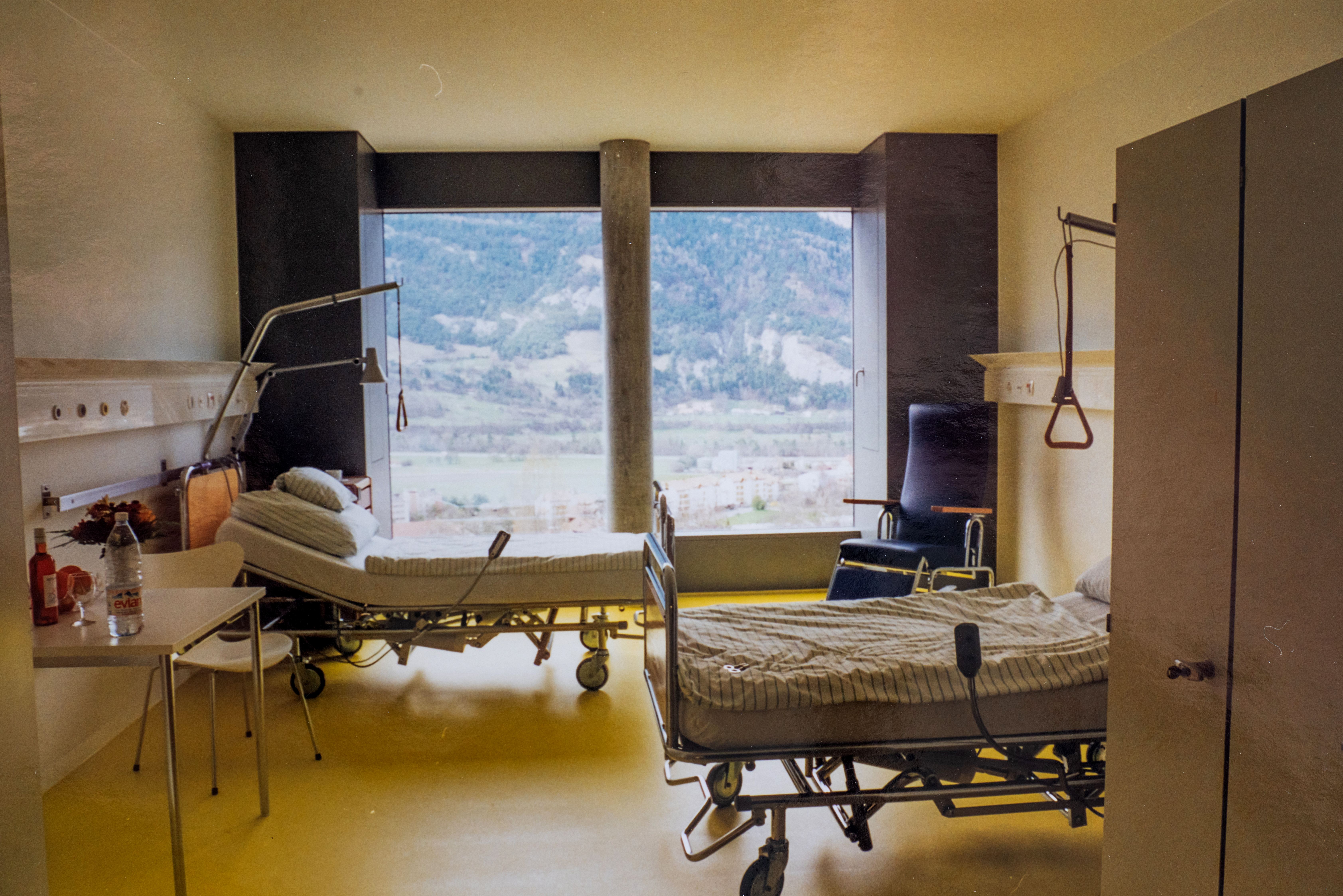 2002: Kantonsspital: Patientenzimmer im Haus D
