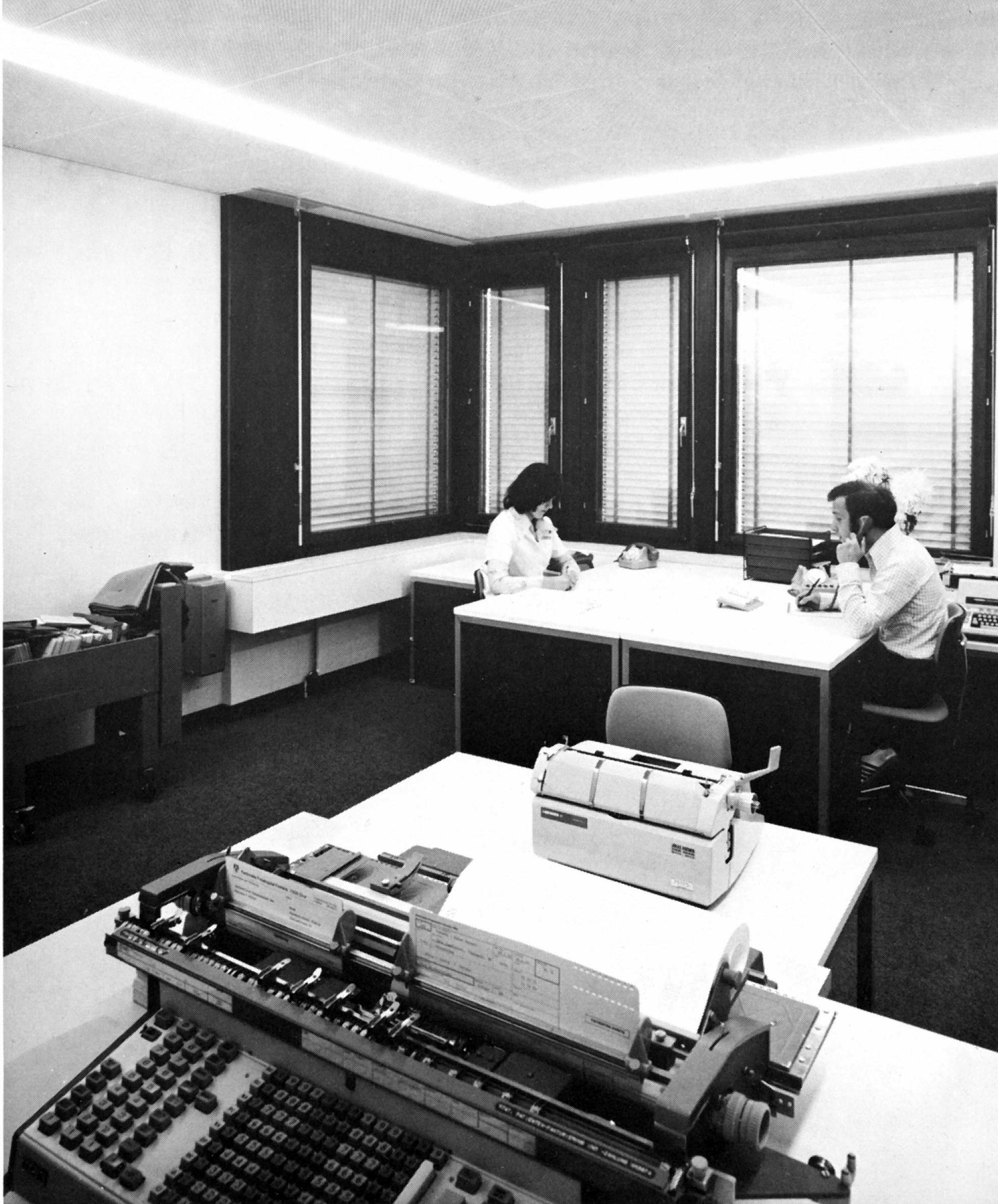 1974: Blick in die Verwaltung des Frauenspitals Fontana