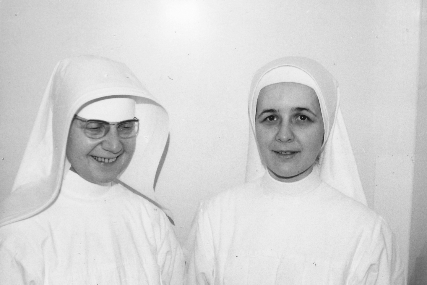 1967: Kreuzspital: Das alte und neue Ordenskleid